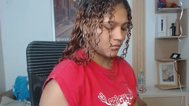 Snapshot of miel_alisha chatting on 06-07-26, 12:53 miel alisha online show from 06-07-26, 12:53