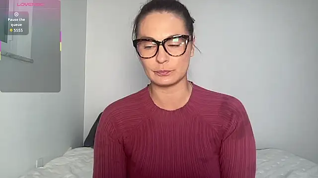 Mandyrheaa online show from 12-19-25, 12:17