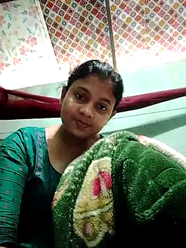 Snapshot of sexylive1100 chatting on 10-18-25, 04:37 sexylive1100 online show from 10-18-25, 04:37