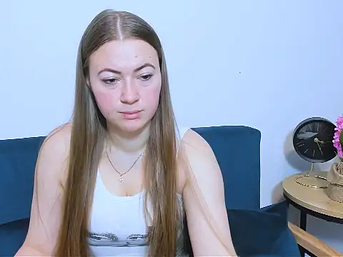 Snapshot of LeaNaughty chatting on 10-26-25, 05:24 LeaNaughty online show from 10-26-25, 05:24