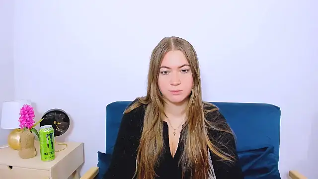 Snapshot of LeaNaughty chatting on 11-13-25, 03:55 LeaNaughty online show from 11-13-25, 03:55