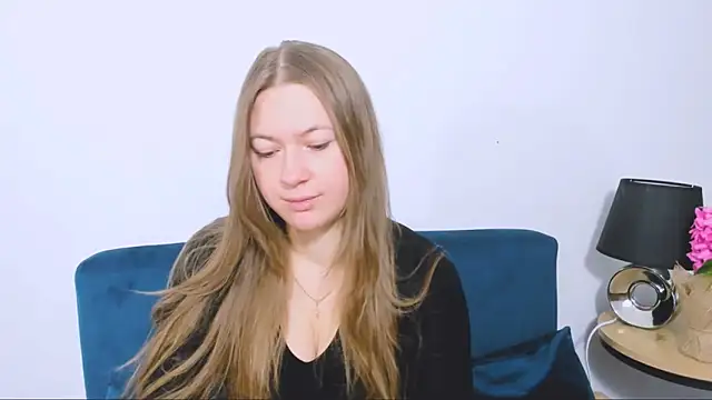 Snapshot of LeaNaughty chatting on 11-24-25, 07:41 LeaNaughty online show from 11-24-25, 07:41