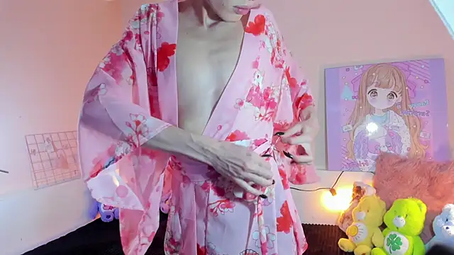 Strawberry Kitty  online show from 12-01-25, 04:06