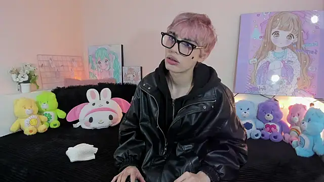 Strawberry Kitty  online show from 12-21-25, 04:19