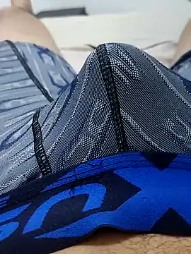 Snapshot of El_pajitas35 chatting on 10-24-25, 04:53 El pajitas35 online show from 10-24-25, 04:53