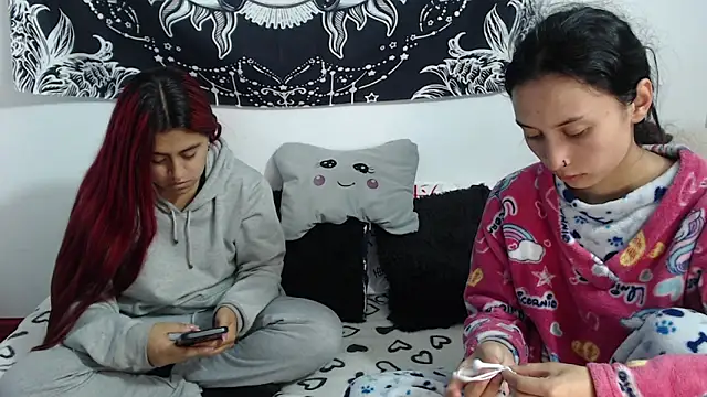 emily n abby online show from 02-12-26, 01:06