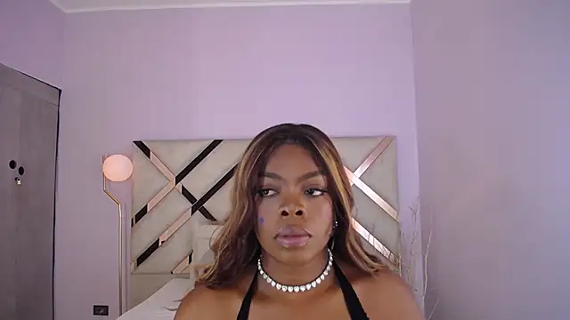 Maiacharris  online show from 04-11-26, 12:09