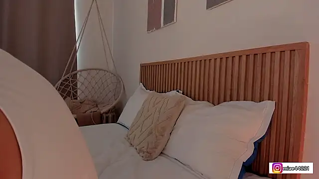 Little Emma 11 online show from 02-01-26, 02:37