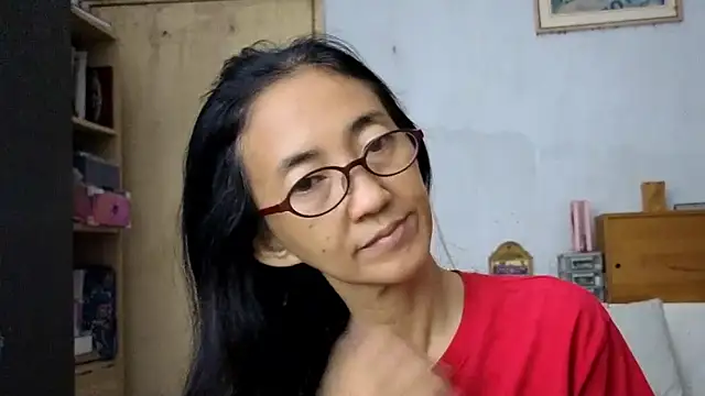 Snapshot of princessD077 chatting on 03-15-26, 04:57 princessD077 online show from 03-15-26, 04:57