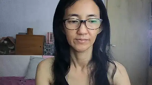 Snapshot of princessD077 chatting on 04-09-26, 04:12 princessD077 online show from 04-09-26, 04:12