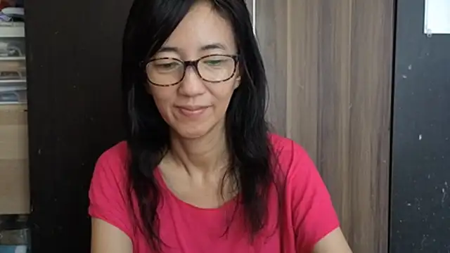 Snapshot of princessD077 chatting on 07-11-26, 04:37 princessD077 online show from 07-11-26, 04:37