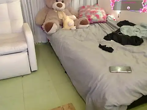 yvonne jlove online show from 12-03-25, 02:52