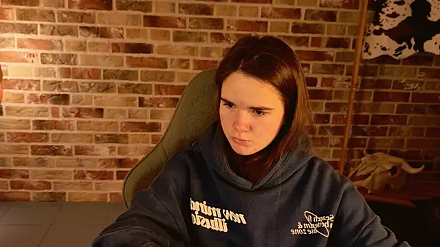 May Bloom online show from 11-21-25, 05:17