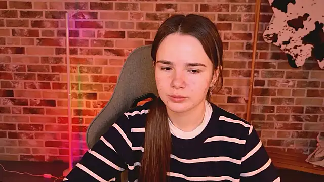 Snapshot of May_Bloom chatting on 03-11-26, 06:08 May Bloom online show from 03-11-26, 06:08