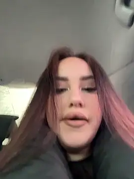 Snapshot of KiraSunshine chatting on 01-08-26, 03:31 KiraSunshine online show from 01-08-26, 03:31