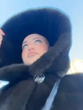 Snapshot of KiraSunshine chatting on 01-09-26, 04:04 KiraSunshine online show from 01-09-26, 04:04