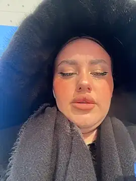 Snapshot of KiraSunshine chatting on 01-11-26, 04:06 KiraSunshine online show from 01-11-26, 04:06