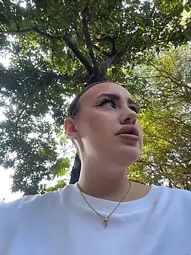 Snapshot of KiraSunshine chatting on 02-02-26, 03:38 KiraSunshine online show from 02-02-26, 03:38