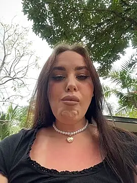 Snapshot of KiraSunshine chatting on 02-08-26, 05:11 KiraSunshine online show from 02-08-26, 05:11