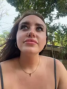 Snapshot of KiraSunshine chatting on 02-21-26, 05:41 KiraSunshine online show from 02-21-26, 05:41