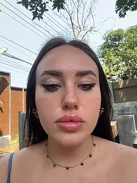 Snapshot of KiraSunshine chatting on 02-22-26, 04:57 KiraSunshine online show from 02-22-26, 04:57