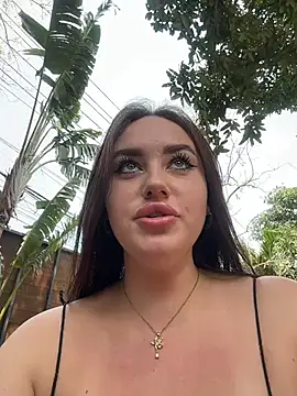 Snapshot of KiraSunshine chatting on 02-25-26, 05:17 KiraSunshine online show from 02-25-26, 05:17