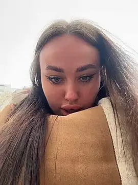 KiraSunshine online show from 03-28-26, 03:17