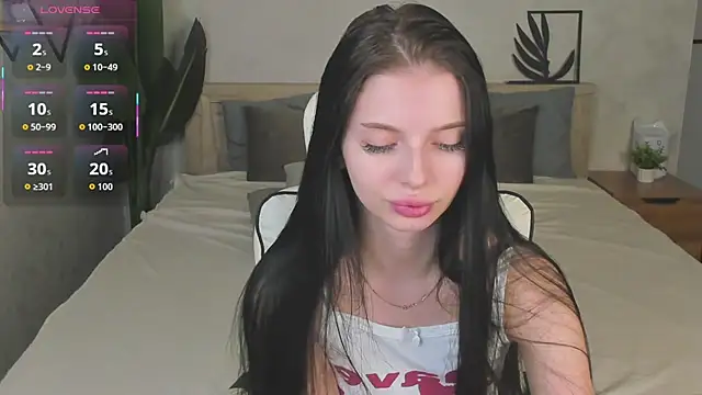 Eva Mayers online show from 11-28-25, 11:07