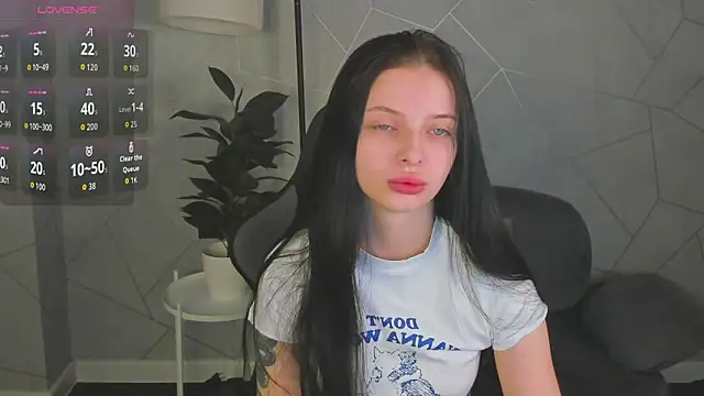 Snapshot of Eva_Mayers chatting on 02-06-26, 12:04 Eva Mayers online show from 02-06-26, 12:04