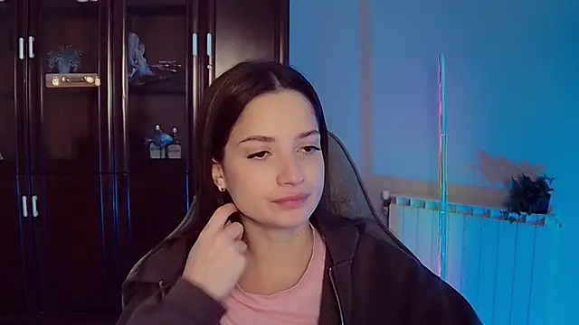 Snapshot of KiraVair chatting on 11-12-25, 01:22 KiraVair online show from 11-12-25, 01:22