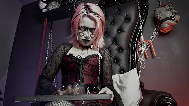 Snapshot of Navier__ chatting on 02-14-26, 08:38 Navier online show from 02-14-26, 08:38