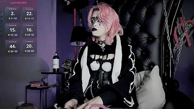 Snapshot of Navier__ chatting on 02-25-26, 09:46 Navier online show from 02-25-26, 09:46