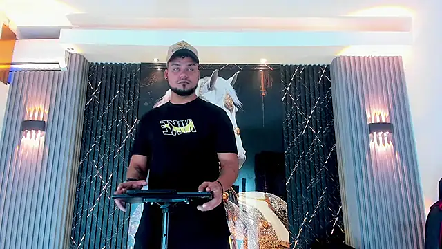 handsome boys22 online show from 10-18-25, 12:17