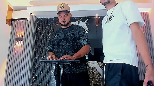 handsome boys22 online show from 10-27-25, 12:20