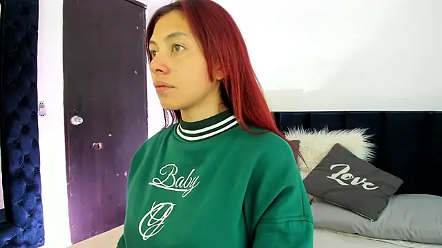 Snapshot of melanie_roux__ chatting on 07-03-26, 12:33 melanie roux online show from 07-03-26, 12:33