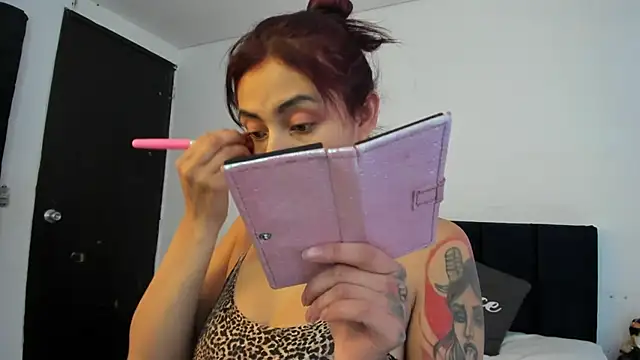 Snapshot of melanie_roux__ chatting on 07-14-26, 12:22 melanie roux online show from 07-14-26, 12:22