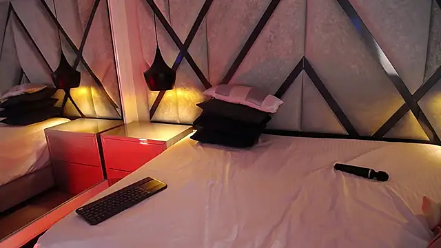 AriaWillss online show from 12-04-25, 12:25