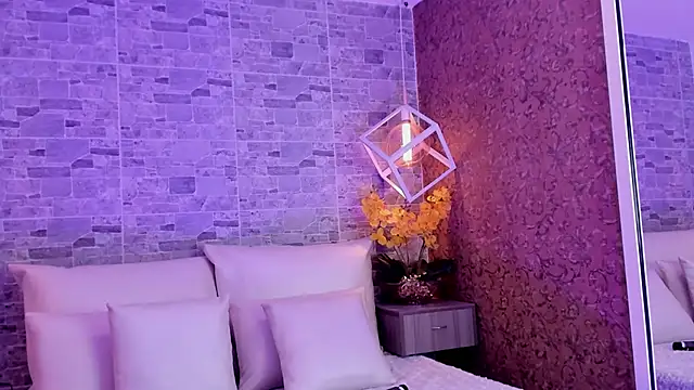 Snapshot of Catalina-Thompson chatting on 10-27-25, 12:09 Catalina-Thompson online show from 10-27-25, 12:09