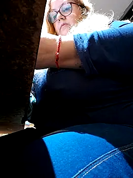 JennyInVegas online show from 10-27-25, 03:16