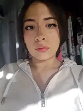 Snapshot of chloebrownn03 chatting on 11-14-25, 04:00 chloebrownn03 online show from 11-14-25, 04:00