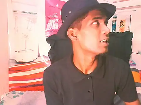 Snapshot of IndianThuggin chatting on 11-28-25, 05:04 IndianThuggin online show from 11-28-25, 05:04