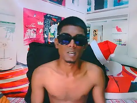 Snapshot of IndianThuggin chatting on 12-15-25, 05:39 IndianThuggin online show from 12-15-25, 05:39