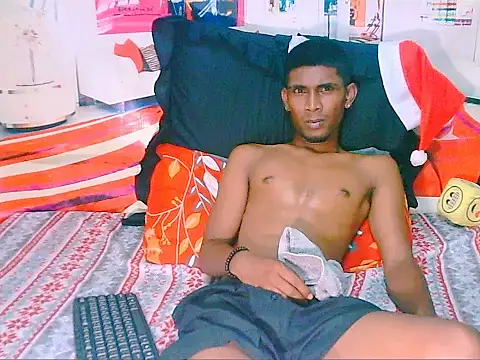 Snapshot of IndianThuggin chatting on 12-17-25, 10:05 IndianThuggin online show from 12-17-25, 10:05