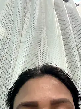 Snapshot of heenashai chatting on 11-02-25, 03:14 heenashai online show from 11-02-25, 03:14