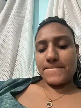 Snapshot of heenashai chatting on 11-10-25, 05:12 heenashai online show from 11-10-25, 05:12