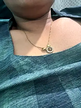 Snapshot of heenashai chatting on 11-16-25, 09:59 heenashai online show from 11-16-25, 09:59