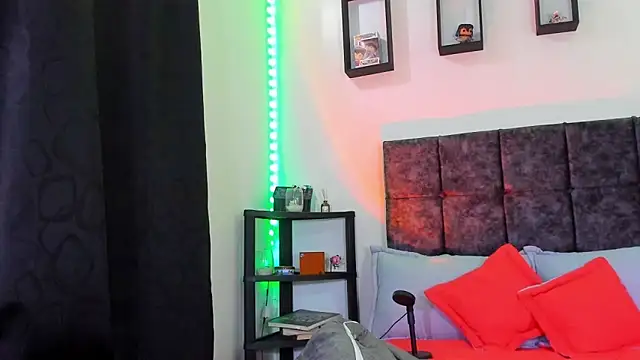 Theo Noxxx online show from 10-27-25, 06:45