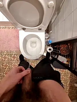 Snapshot of londonutr chatting on 11-17-25, 11:49 londonutr online show from 11-17-25, 11:49