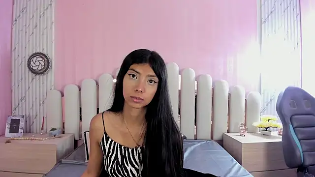 Isabella Marsh online show from 10-31-25, 12:17