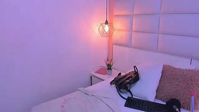 Snapshot of Sofia_clk chatting on 01-12-26, 03:01 Sofia clk online show from 01-12-26, 03:01